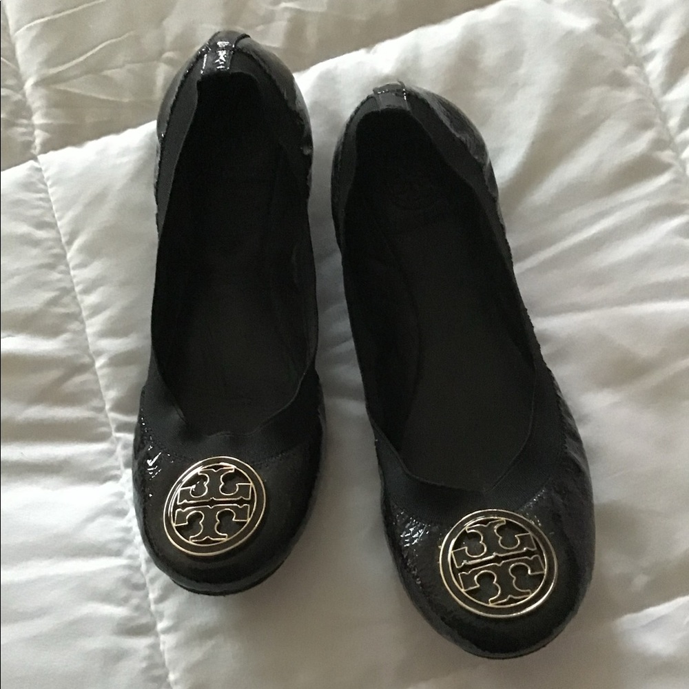 BARELY worn Tory Burch flats
